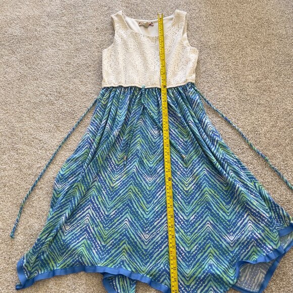 Y2k Blue & White asymmetrical Crochet Lace Dress - Picture 6 of 9